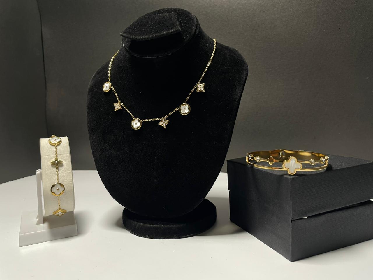 🌼💎Golden Blossom Set :Chain & bracelet & Bangle