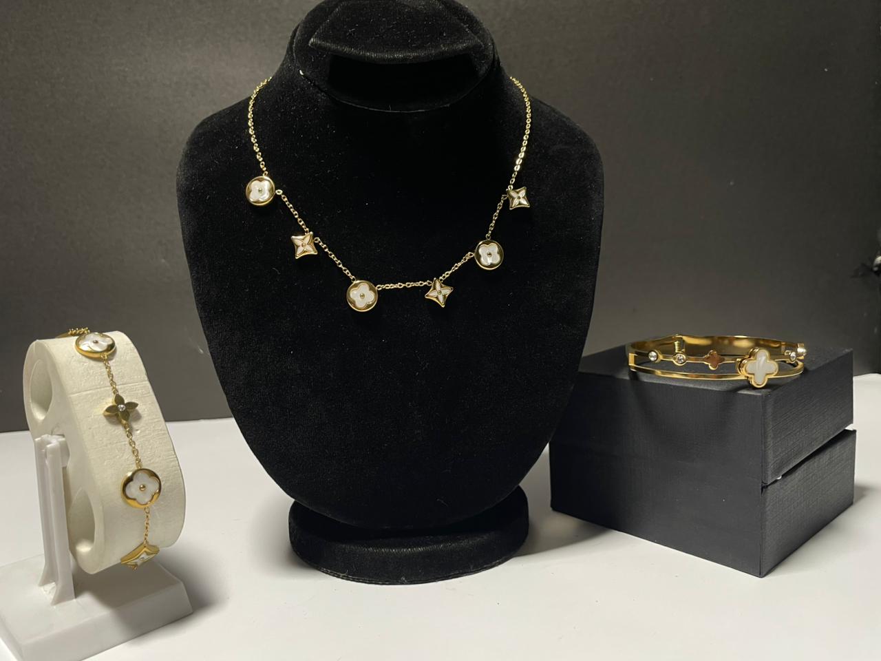 🌼💎Golden Blossom Set :Chain & bracelet & Bangle