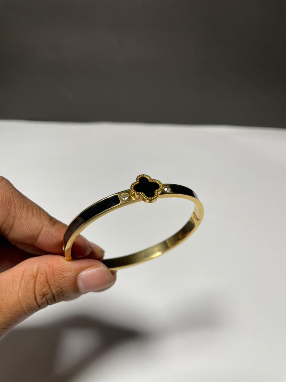 🌟💎 Golden Starlight Set  : Chain & bracelet & bangle